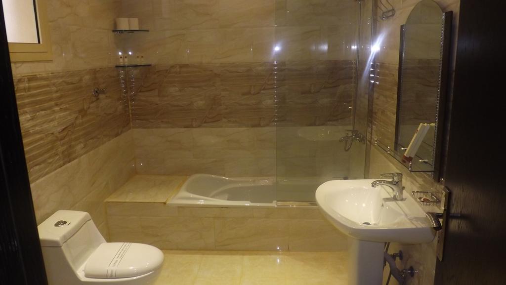 Baron Palace - AlMasif hotel apartments Riad Habitación foto